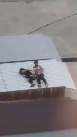 屋頂上開干慘被偷拍